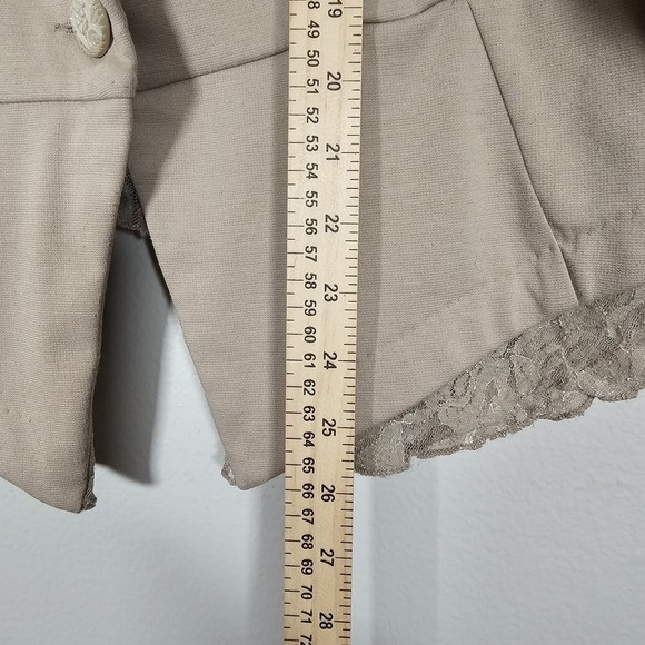 Torrid Womens Size 1 Beige Tan Lace Edged Preppy Blazer - Picture 5 of 10